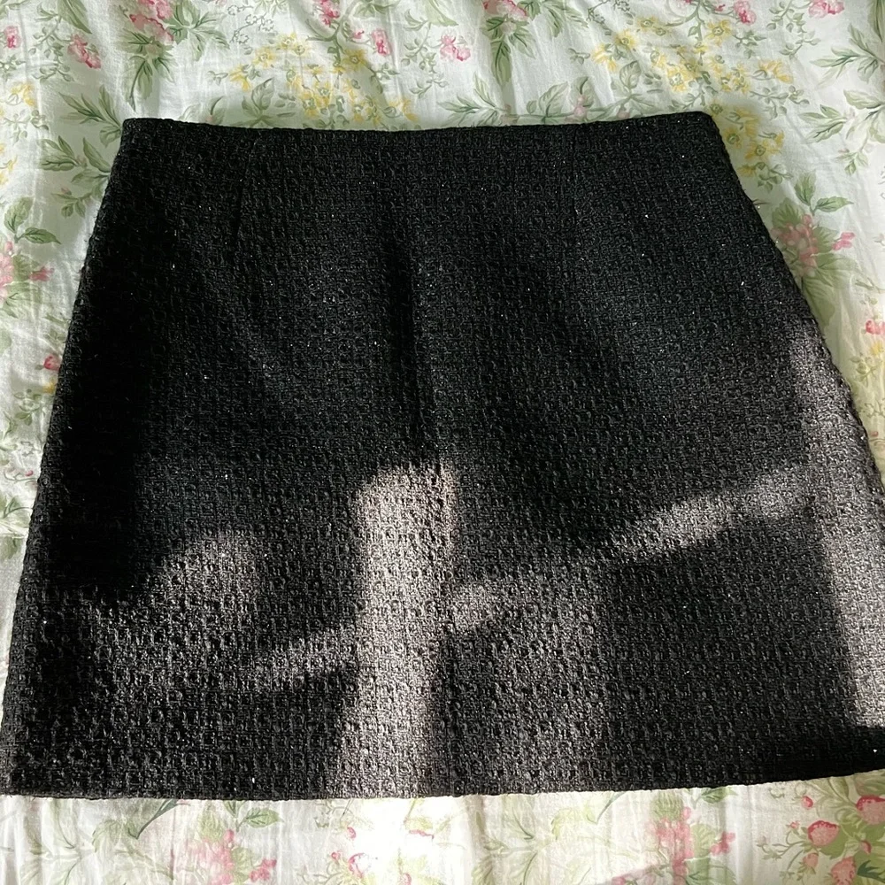 Zara Tweed Mini Skirt - Picture 2 of 3